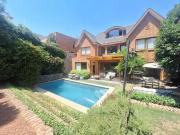 Casa en Arriendo en Las Condes 5 dormitorios 4 baños