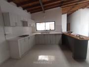 casa en arriendo en laureles. Cod A63431