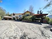 Casa en Arriendo en Lo Barnechea 4 dormitorios 5 baños