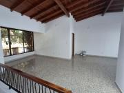 casa en arriendo en loma de las brujas. Cod A215103