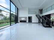 Casa en arriendo en Loma del Escobero, Envigado, Antioquia