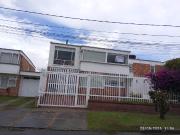 casa en arriendo en niza. Cod A2404