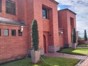 casa en arriendo en pinares de san martin. Cod A123606