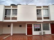 casa en arriendo en prados del este. Cod A12199
