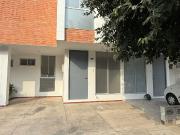 casa en arriendo en prados del este. Cod A13700