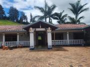 Casa Campestre En Arriendo En Rionegro En Vereda La...