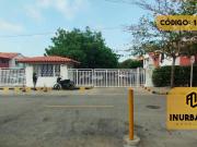 casa en arriendo en villa carolina. Cod A18420