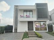 casa en arriendo/venta en bocono. Cod A3255