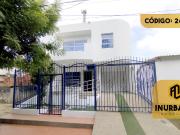 casa en arriendo/venta en el carmen. Cod A26990