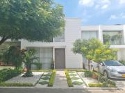 casa en arriendo/venta en la floresta. Cod A1065