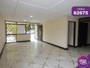 casa en arriendo/venta en las mercedes. Cod A82675