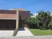 CASA EN ATLIXCO CON ALBERCA EN RENTA