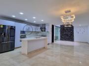 Casa en Av. del rio, vegas del rio