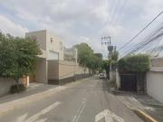 CASA EN AV. SAN FRANCISCO, BARRIO SAN FRANCISCO, LA...