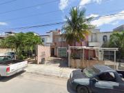 Casa en avenida Leona Vicario, Hacienda Real del Caribe,...