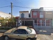 CASA EN AVENIDA SANTA LORENA, SAN SEBASTIÁN EL GRANDE,...