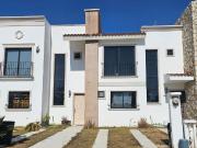 Casa en Azul Marino