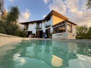 Casa en Balvanera con doble terreno y estilo Artiga y...