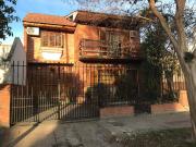 CASA EN BANFIELD O. CON PARQUE! ACEPTA PERMUTA!