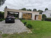Casa en barrio La Candida