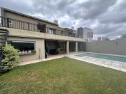 Casa en Barrio Mutual Docente.3 dormitorios. Pileta