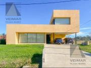 Casa en Barrio Privado Las Carolinas