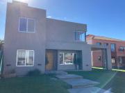 Casa en Barrio privado las Cañitas
