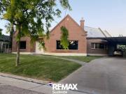 CASA EN BARRIO PRIVADO SOLARES NORTE