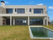 Casa en barrio San Lucas Canning