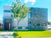 Casa en Barrio Santa Emilia