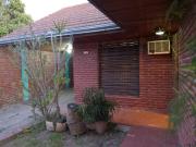 Casa en Berazategui cinco ambientes piscina en venta