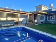 Casa en Bernal Oeste 5 ambientes, Parque pileta y Garage