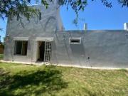 EN VENTA CASA EN BIALET MASSE CON AMPLIO PARQUE Y...