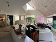CASA EN BOSQUES CON DETALLES EXCLUSIVOS, JARDÍN Y TERRAZA