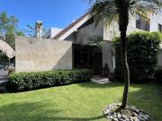 CASA EN BOSQUES CON DETALLES ÚNICOS