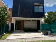 Casa en Bosques Vallarta Coto Camichin Renta
