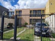 Casa en Boulevares con lindo jardín