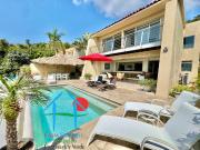 Casa en Brisas del Marqués, con alberca tipo infinity y...