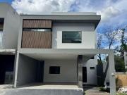 Casa en Brisas del Vergel en Santiago, NL