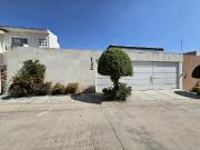 Casa en Venta en Ca?ada del Refugio Norte de un solo...