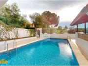 Casa en Cala Canyelles con piscina y garage privado