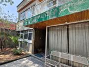 Casa en calle cerrada, con alberca en Jardín Balbuena