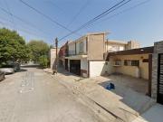 CASA EN CALLE CINCO DE DICIEMBRE, EDUARDO GUERRA,...