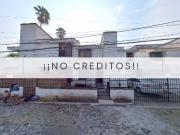 Casa en Calle Grevilias, Lomas de Cuernavaca, Tres de...