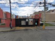 Casa en Calle Higueras, Los Héroes Coacalco, San...