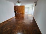 Casa en calle la pampa y serú de barrio bombal