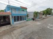 CASA EN CALLE OCHENTA Y TRES, ENTRE TREINTA A Y TREINTA...