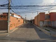 Casa en Calle Tercera Cda. de abedules, Los Heroes...