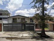 CASA EN CAMINO REAL MUY CERCA DEL PARQUE ESCALENO...