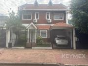 Venta. Casa 4 ambientes, pileta climatizada, 2 cocheras....